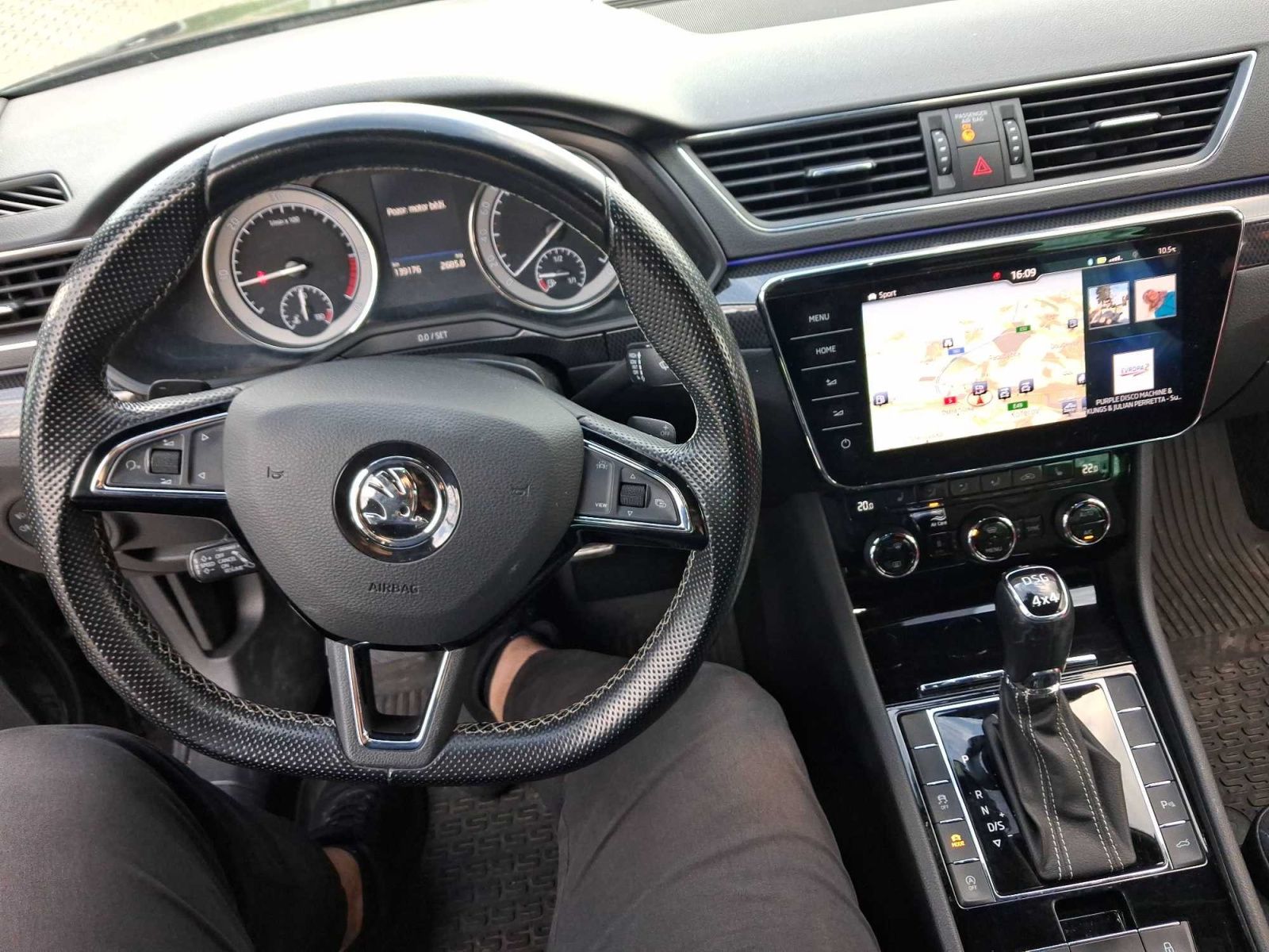Škoda Superb, 2.0 TDI, Sportline, 4X4 - fotka 3