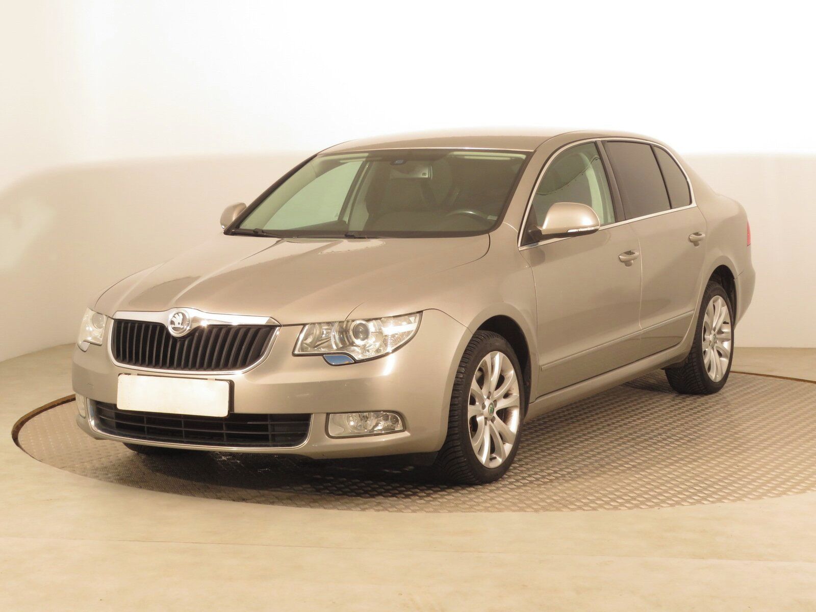 Škoda Superb, 2.0 TDI - fotka 2