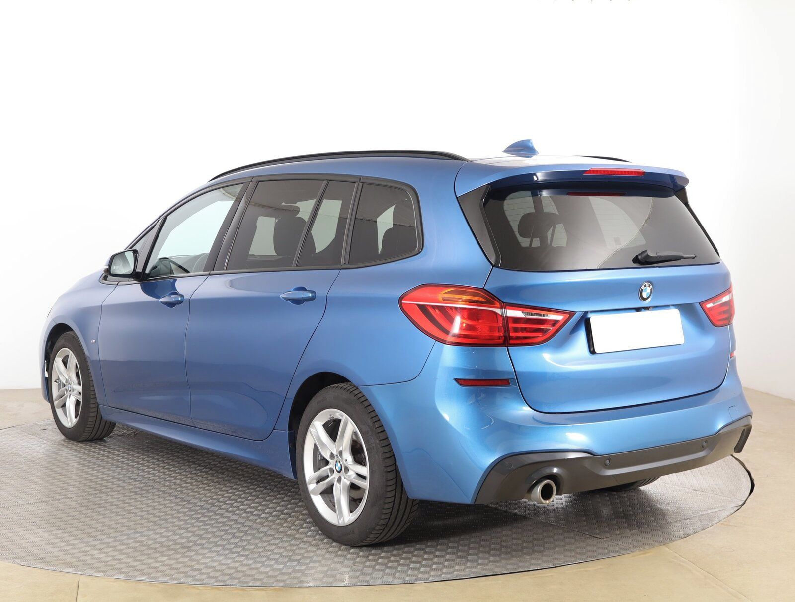 BMW Řada 2, 218i Gran Tourer, Automat - fotka 4