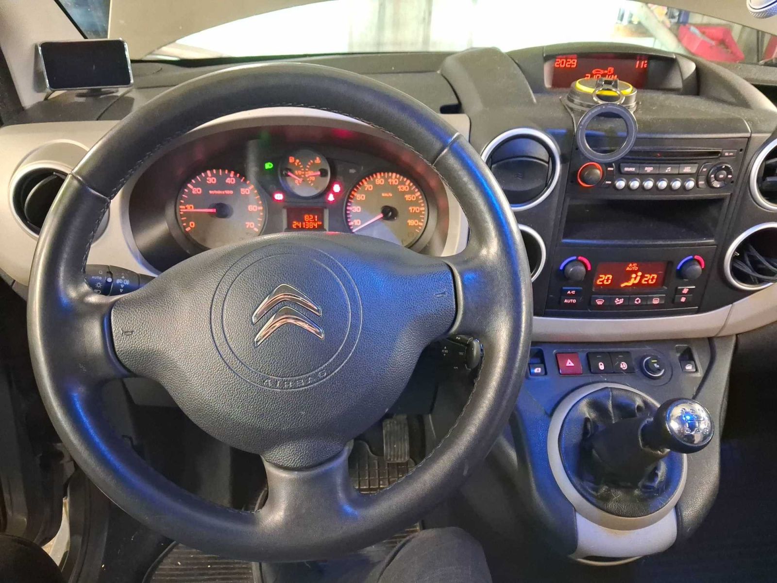 Citroën Berlingo, 1.6 HDi, 7Míst, Klima - fotka 3
