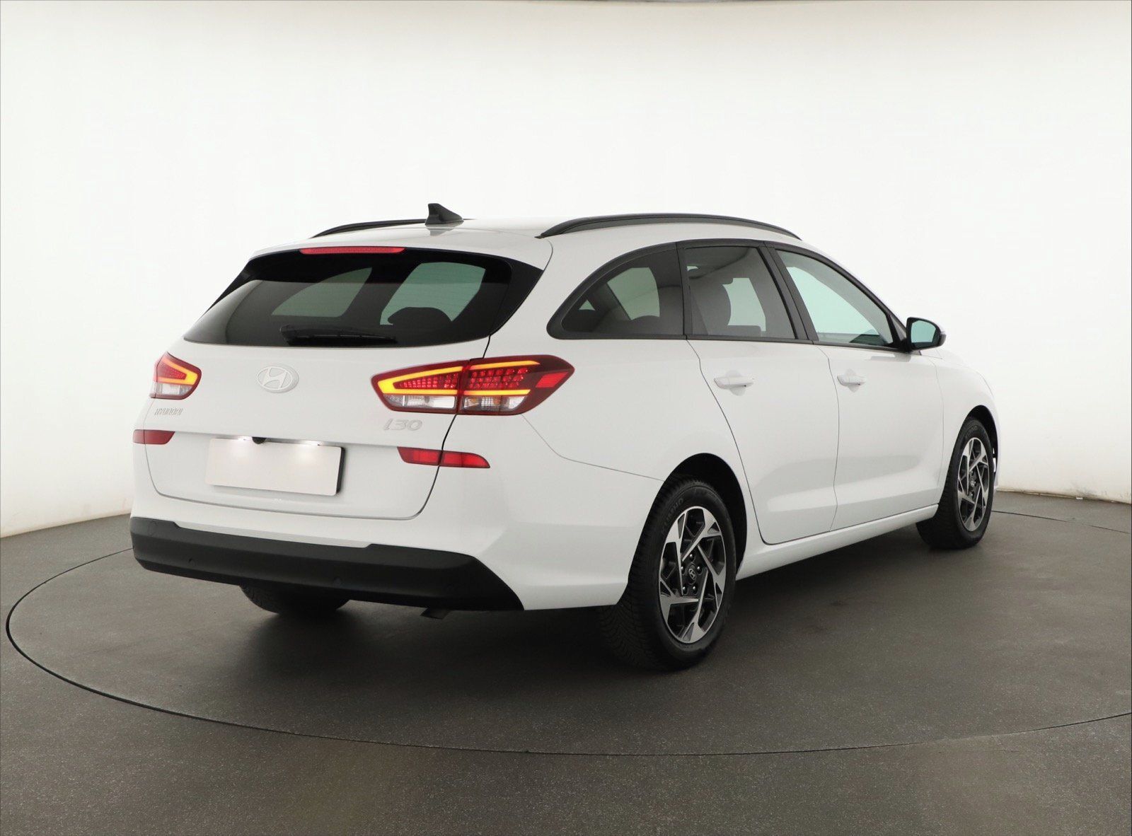 Hyundai i30, 1.5 T-GDI MHEV 48V - fotka 5