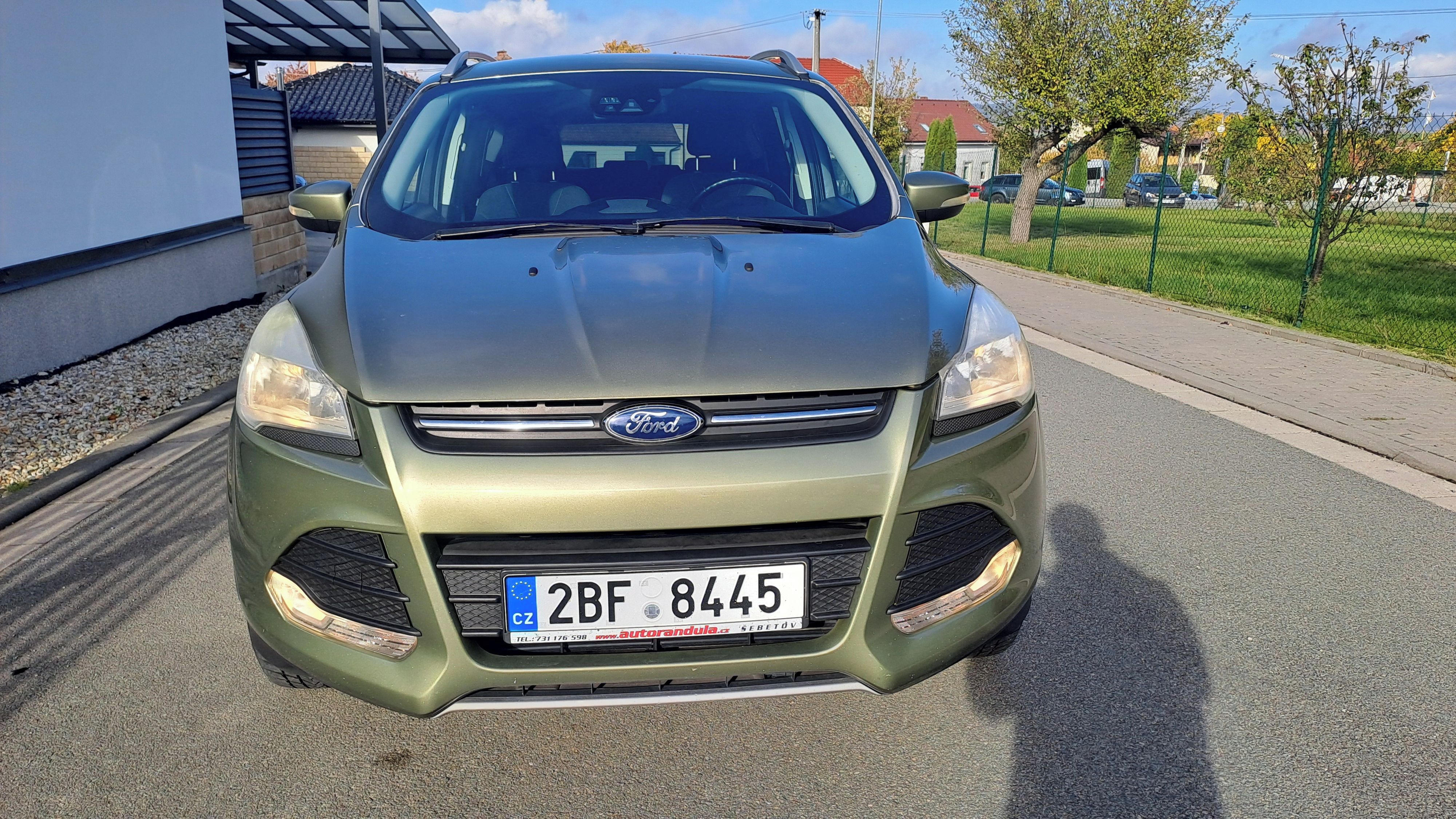 Ford Kuga, TOP STAV!SERVISKA,4X4,TITANIUM - fotka 6