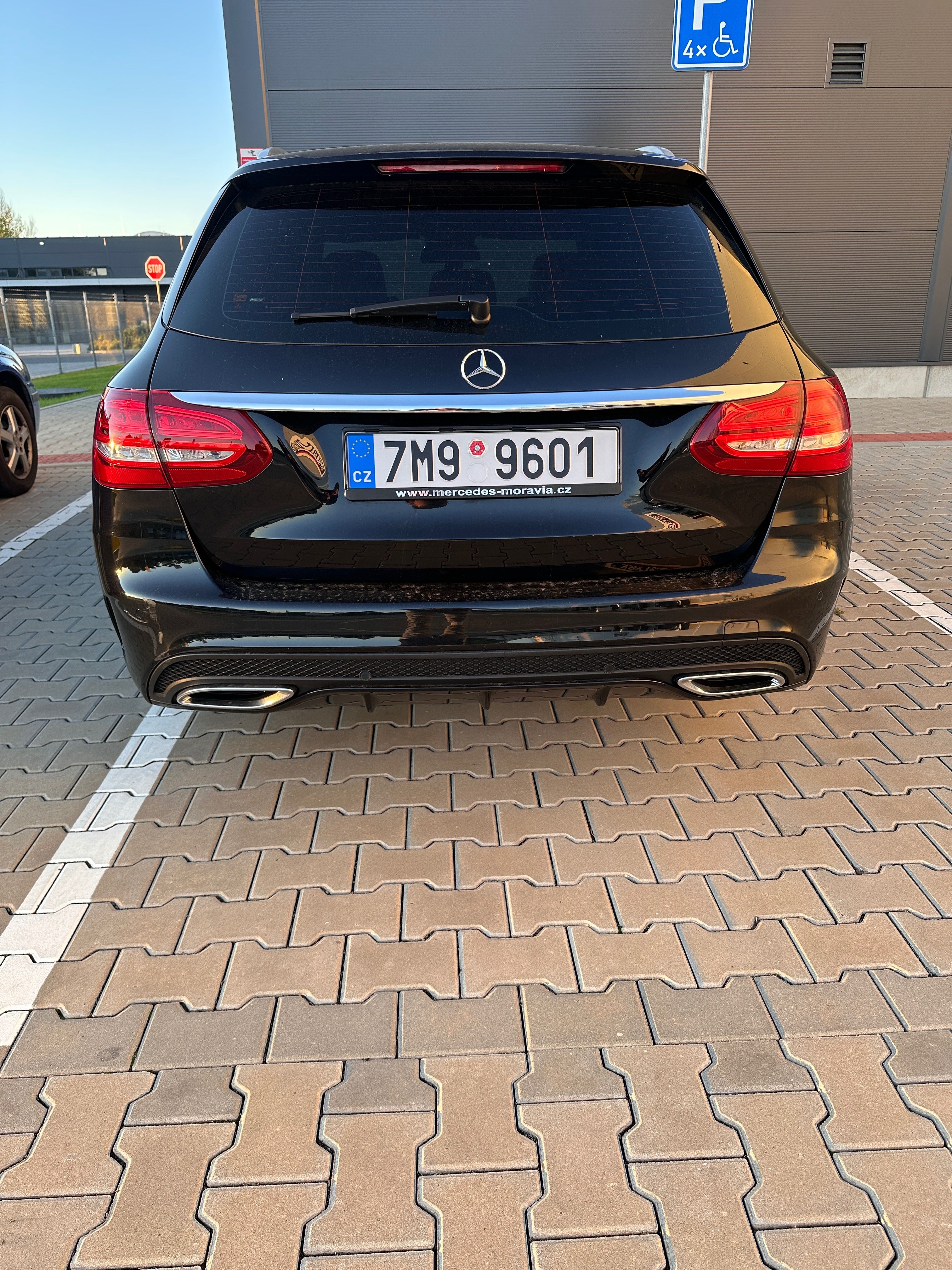 Mercedes-Benz Třídy C, Mercedes Benz W205 C220 9g - fotka 3