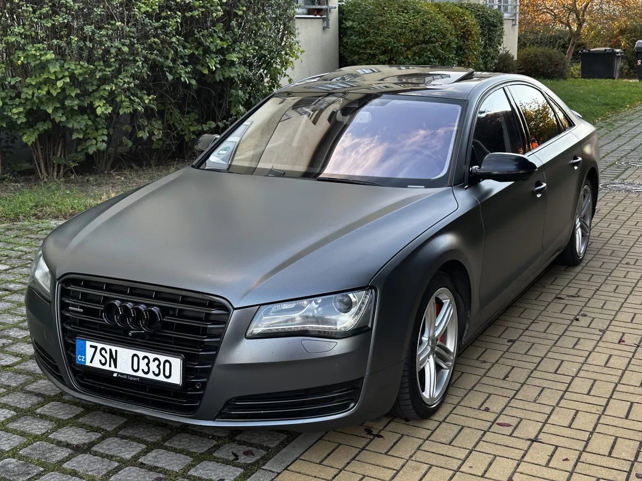 Audi A8, 4.2 V8 FSI Quattro 372k S-line