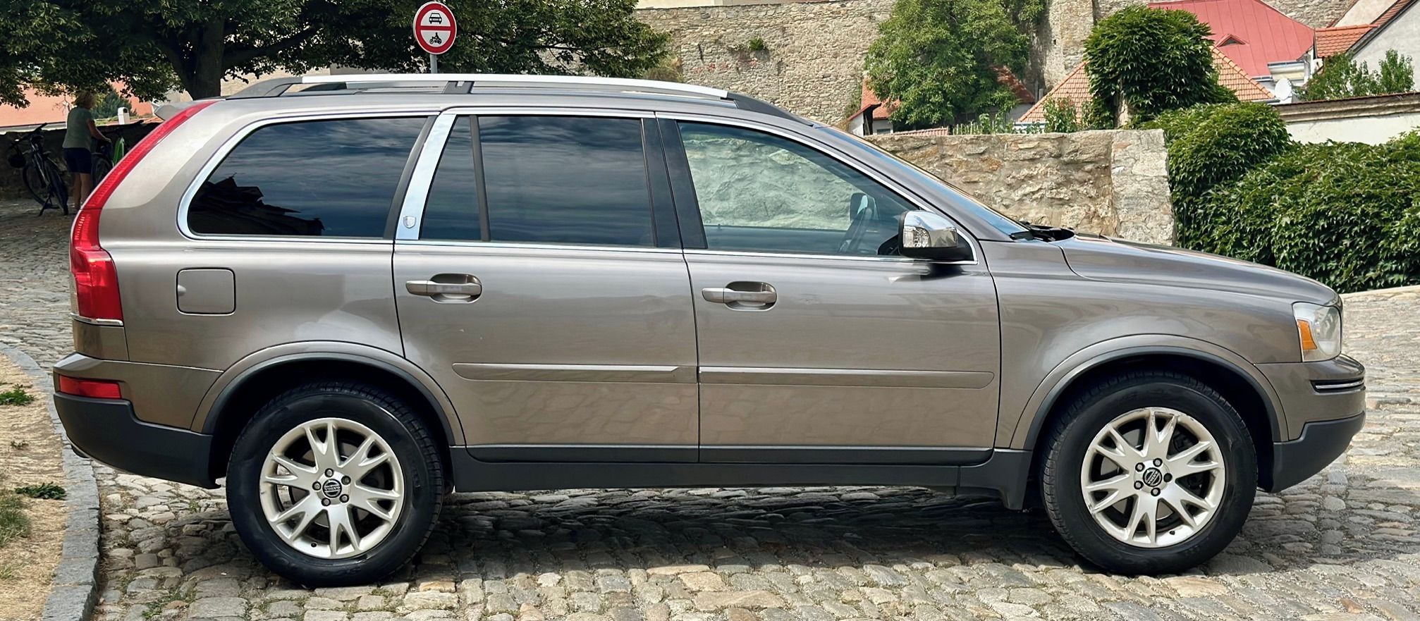 Volvo XC90, D5 Executive, 7 míst - fotka 4