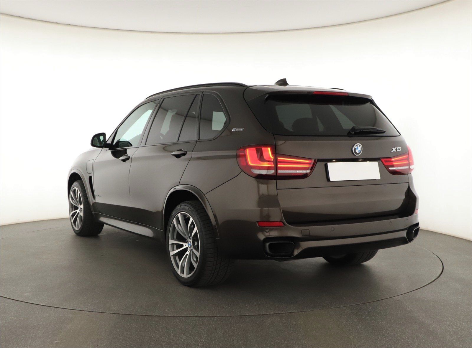 BMW X5, xDrive40e, M Paket, 4X4 - fotka 4