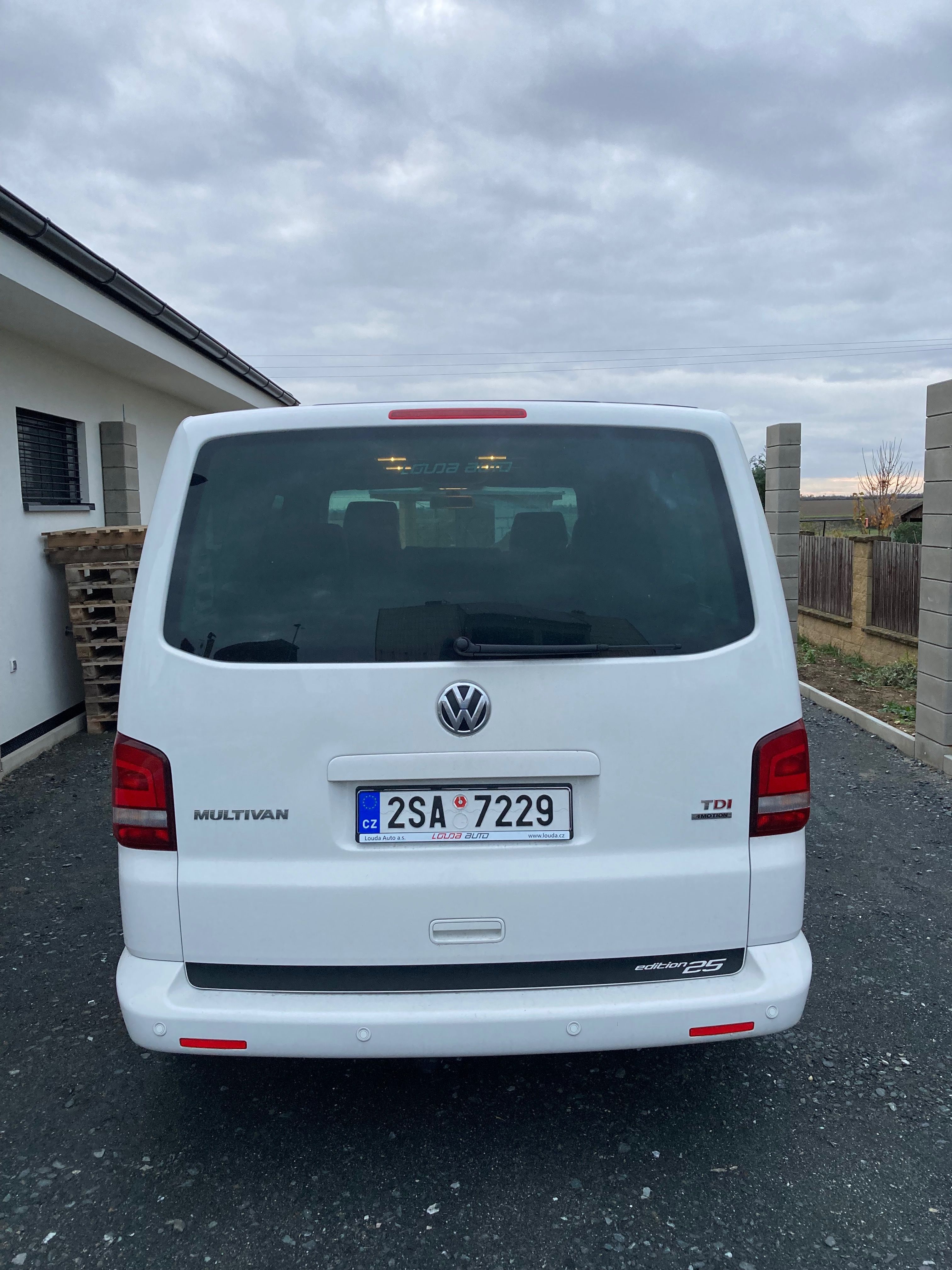 Volkswagen Multivan, Se spací vestavbou - fotka 2