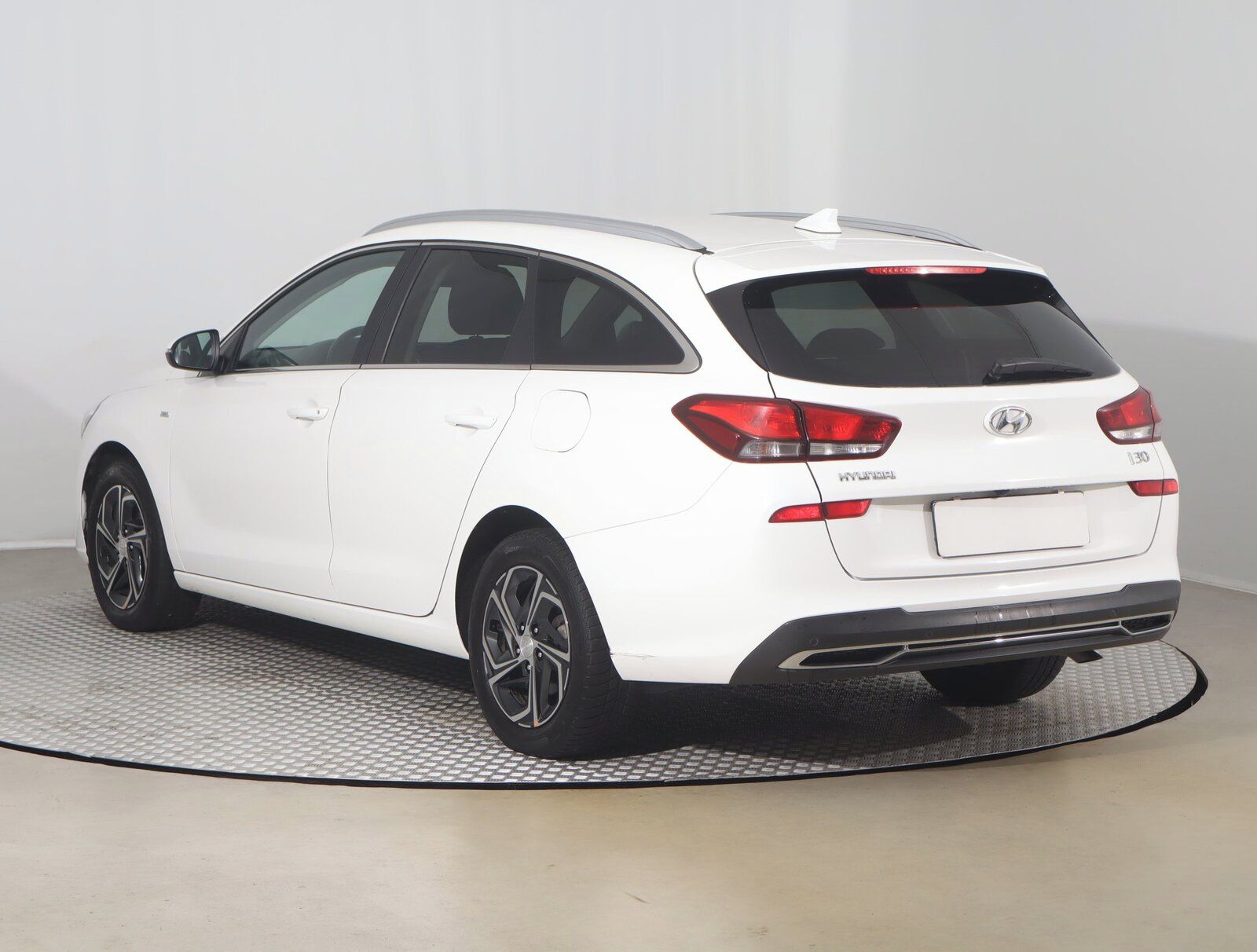 Hyundai i30, 1.5 T-GDI MHEV, Family - fotka 4