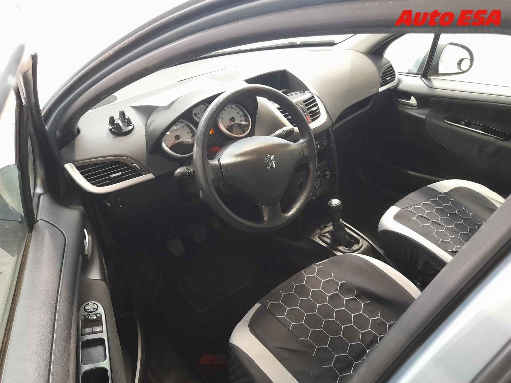 Peugeot 207, 1.4VTi SW - fotka 3