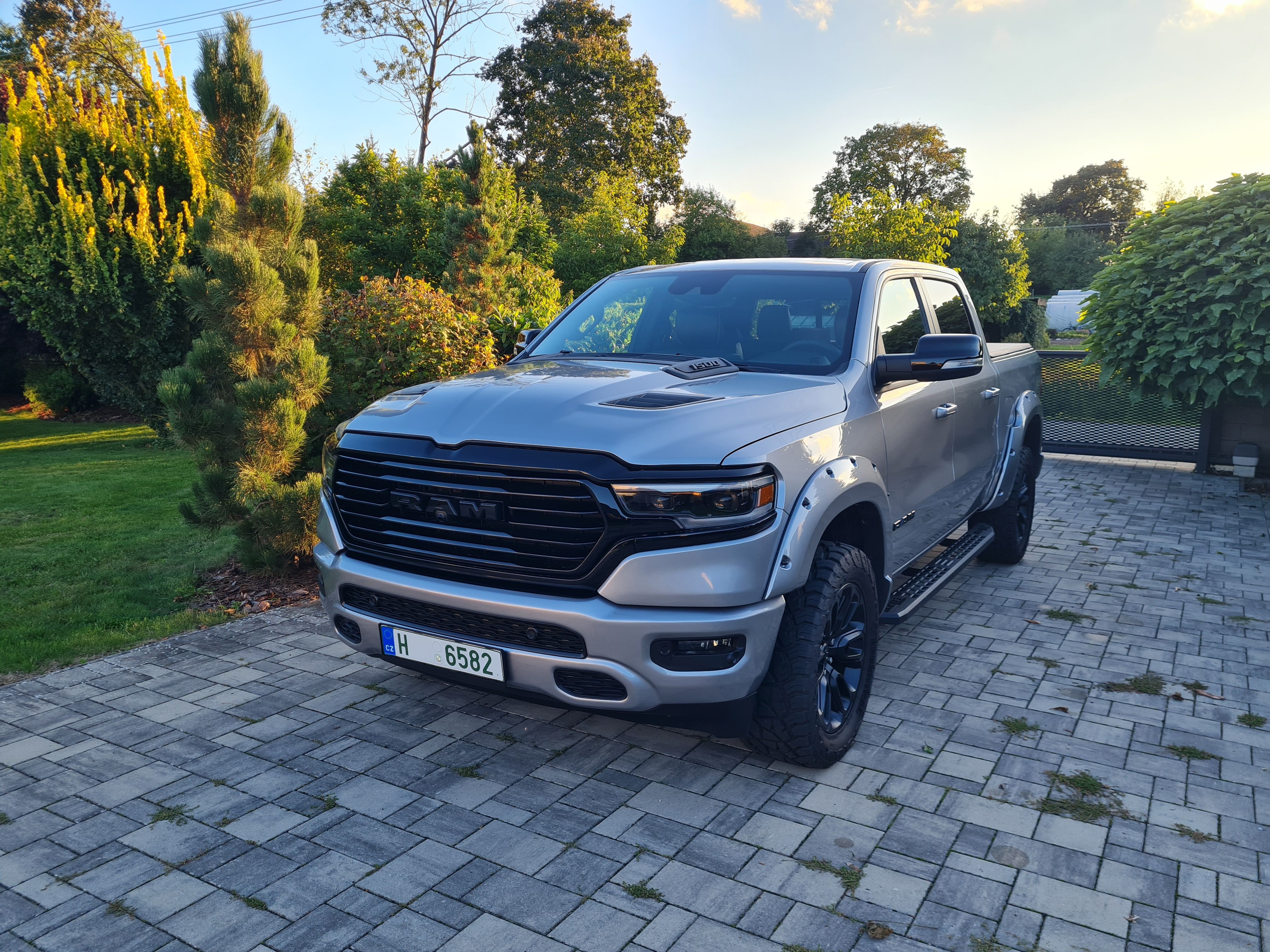 Dodge Ram 1500, 5,7 Hemi,Laramie,Crew Cab,LPG - fotka 2
