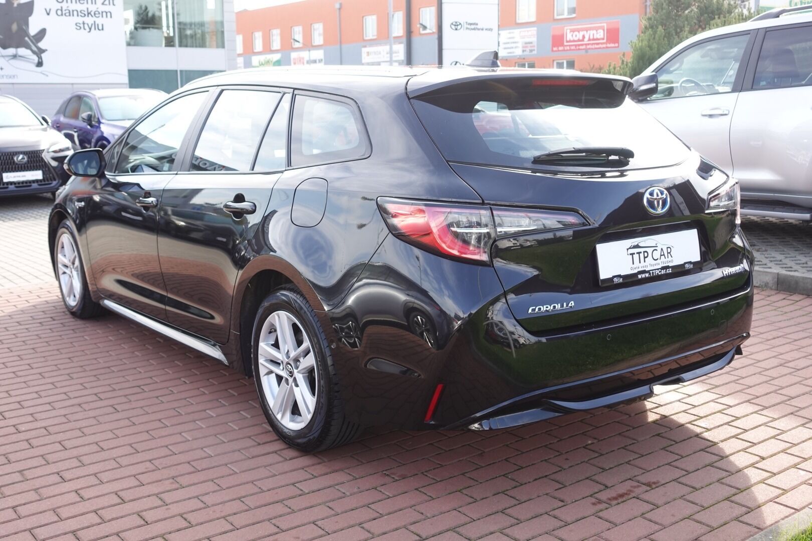 Toyota Corolla, 2,0 HEV Comfort Tech TS - fotka 6