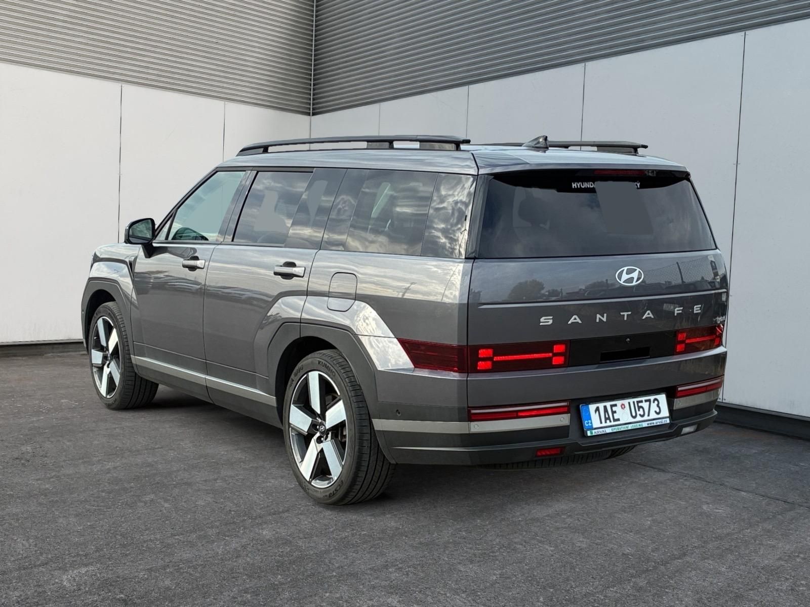 Hyundai Santa Fe, STYLE 1.6T HEV 117kW AWD CZ - fotka 4