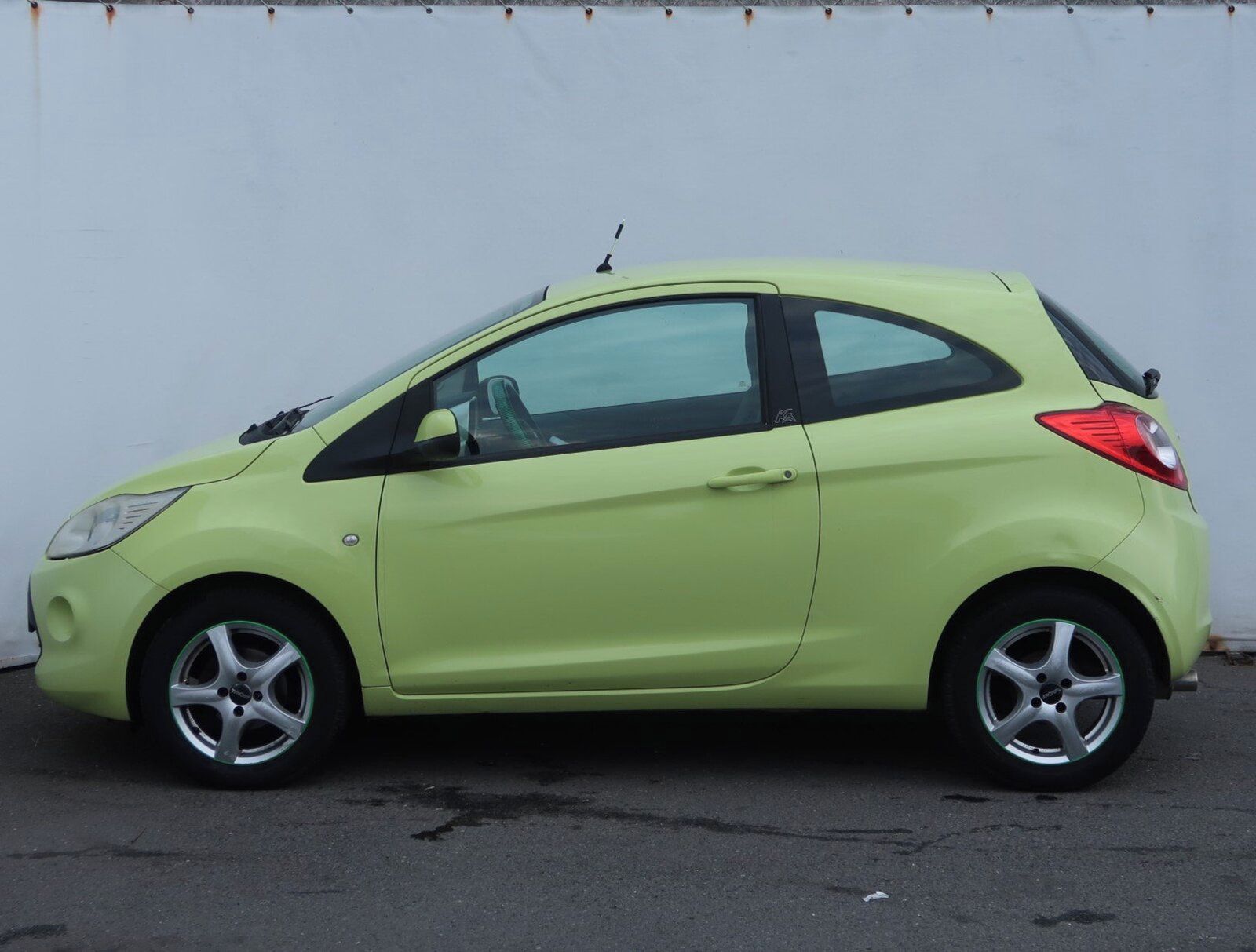 Ford Ka, 1.2 i, po STK, oblíbený vůz - fotka 3
