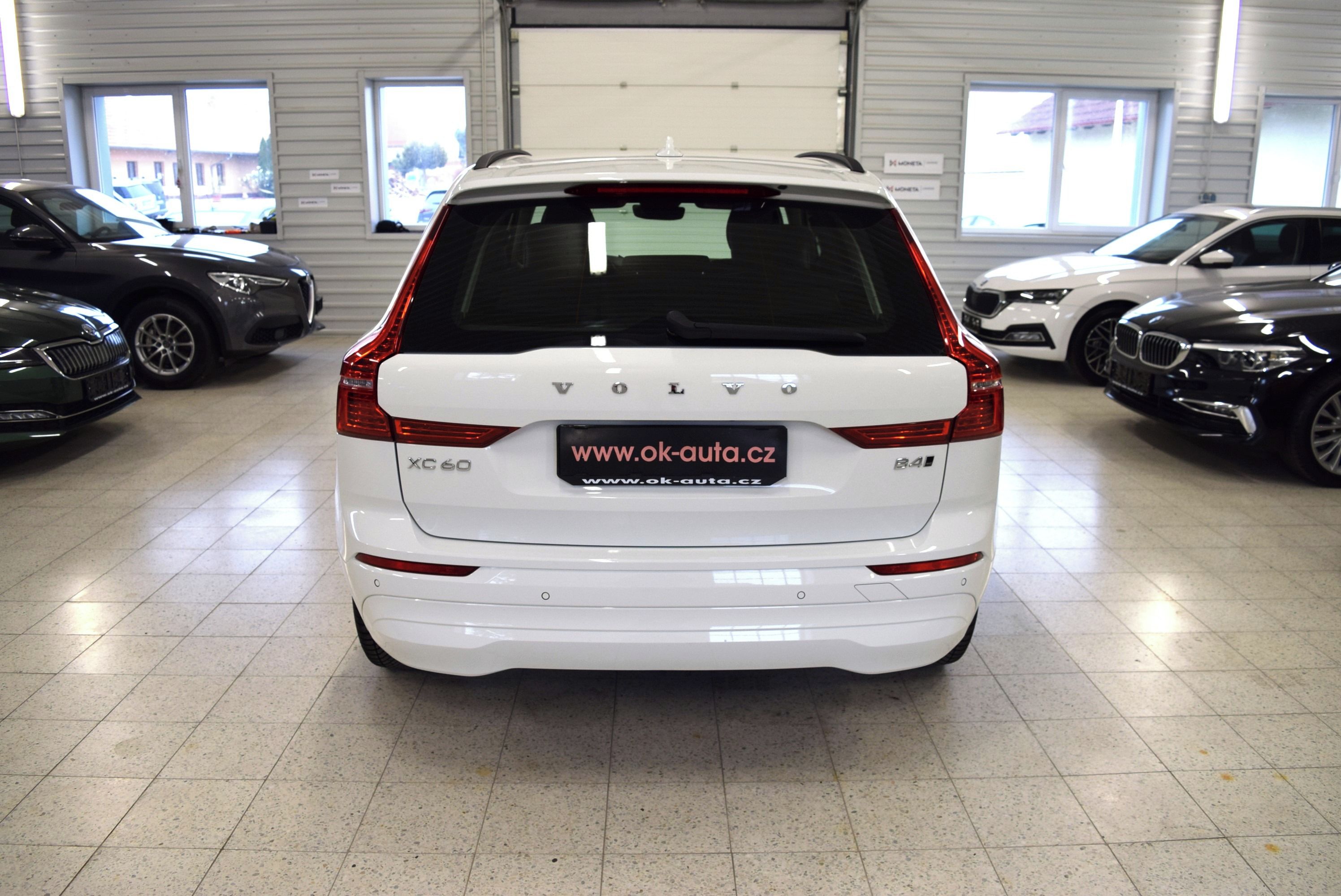 Volvo XC60, 2.0 B4 AWD MOMENTUM 2022-DPH - fotka 6