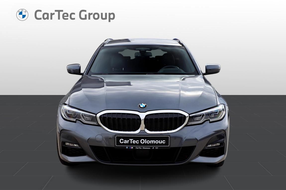 BMW Řada 3, 330e xDrive Touring - fotka 2