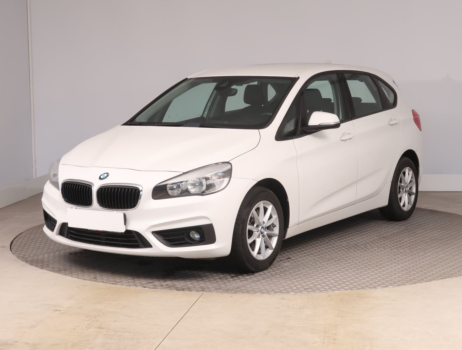 BMW Řada 2, 218i Active Tourer, Automat - fotka 3