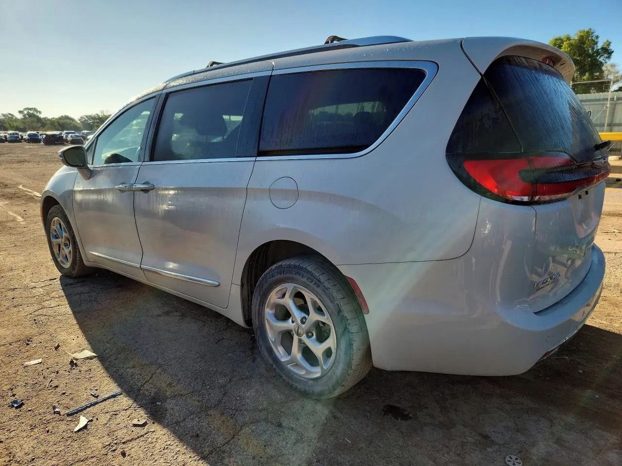 Chrysler Pacifica, Auto na cestě - fotka 3