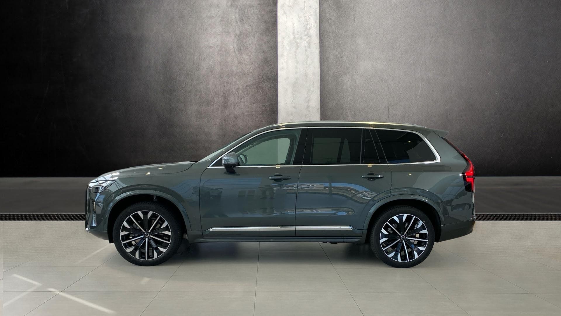 Volvo XC90, PLUS BRIGHT, B5 AWD, 184+10 kW - fotka 4