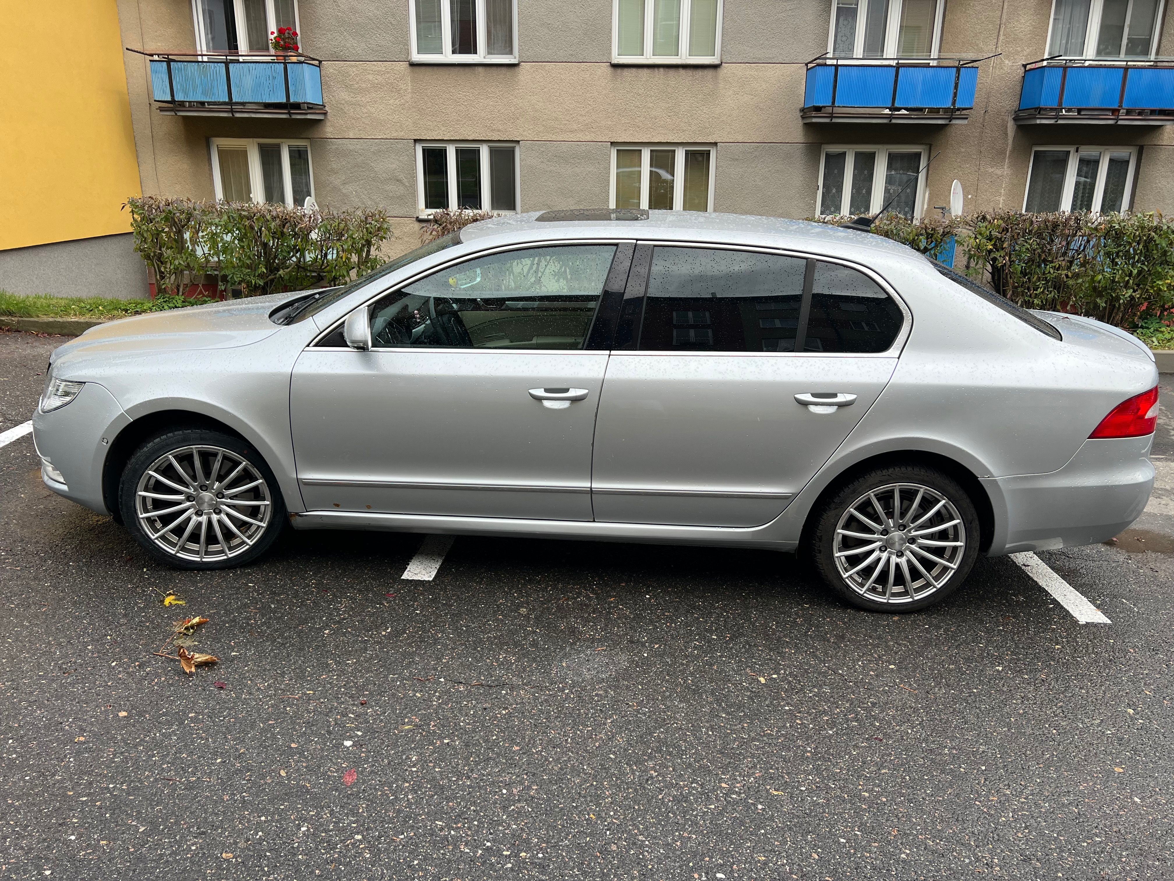 Škoda Superb, 3.6 V6 191kw, Servisovano - fotka 2