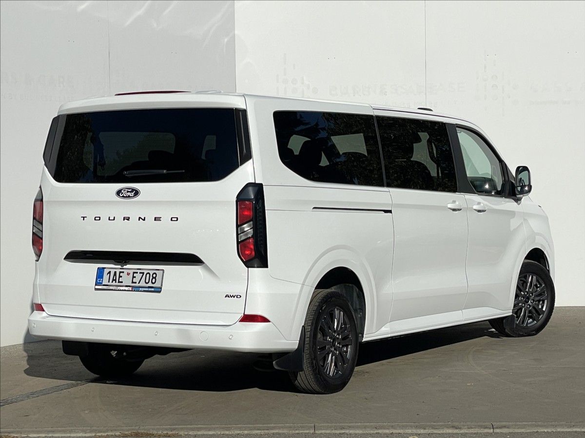 Ford Tourneo Custom, 2,0 EcoBlue AWD A8 L2 Titanium - fotka 3