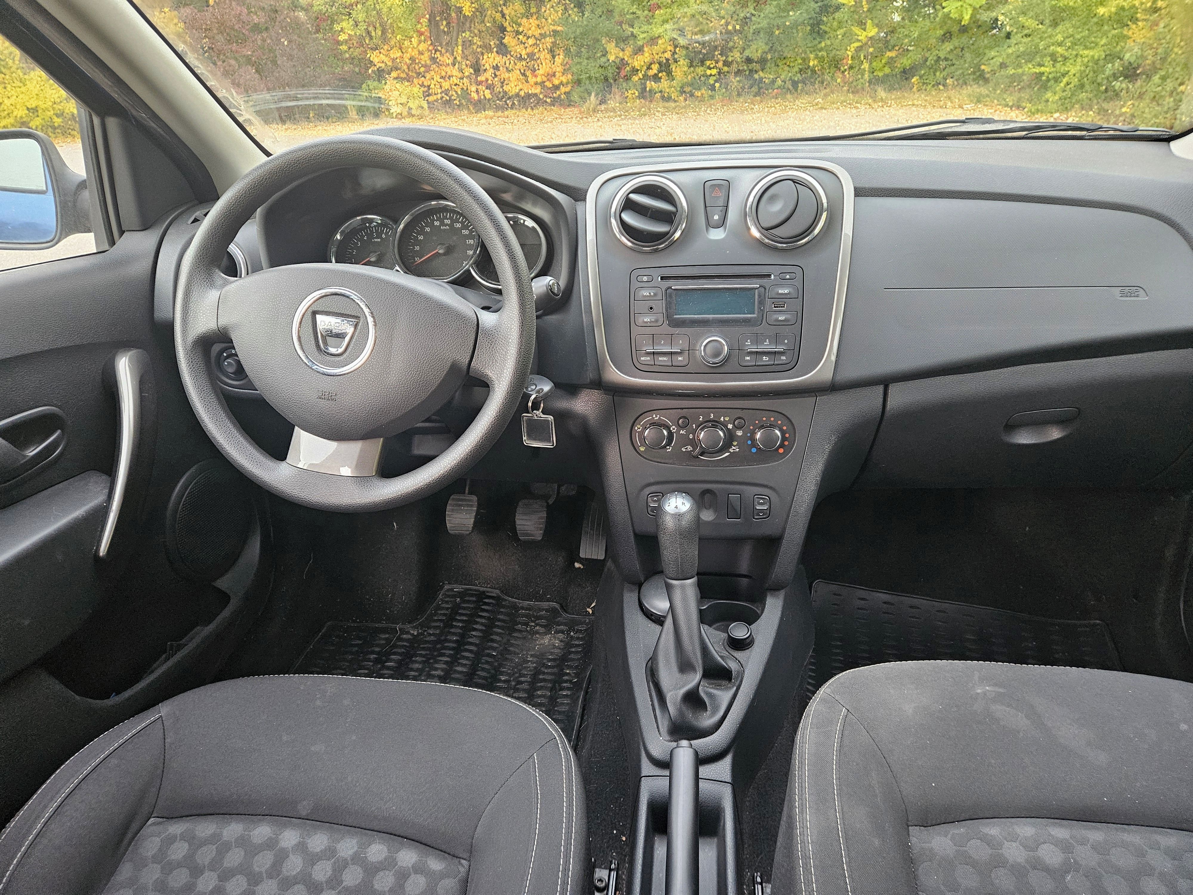 Dacia Sandero, 1,2, 55KW, klima - fotka 3