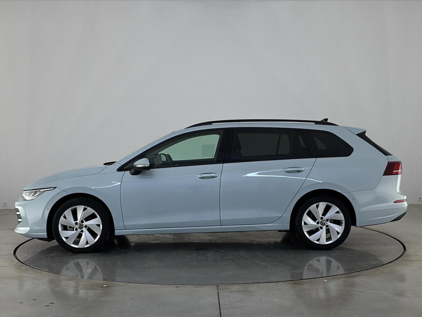 Volkswagen Golf, 1.5 eTSi / 85 kW Life DSG - fotka 3