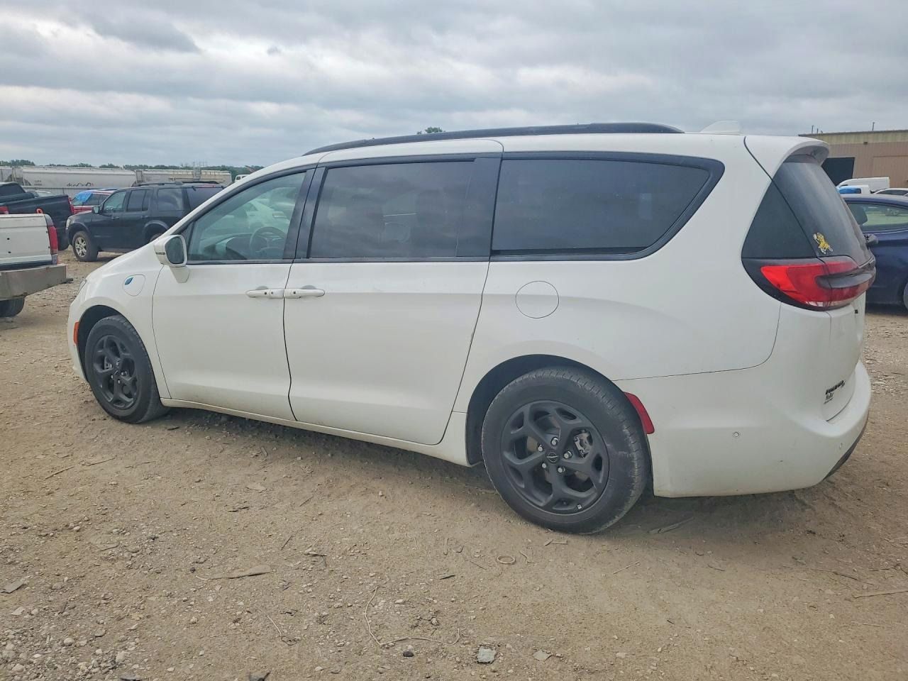 Chrysler Pacifica, Auto na cestě - fotka 2