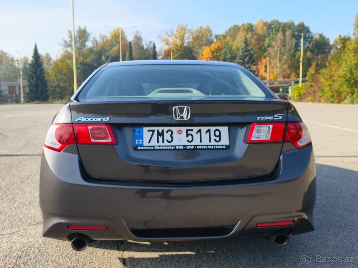 Honda Accord - fotka 2