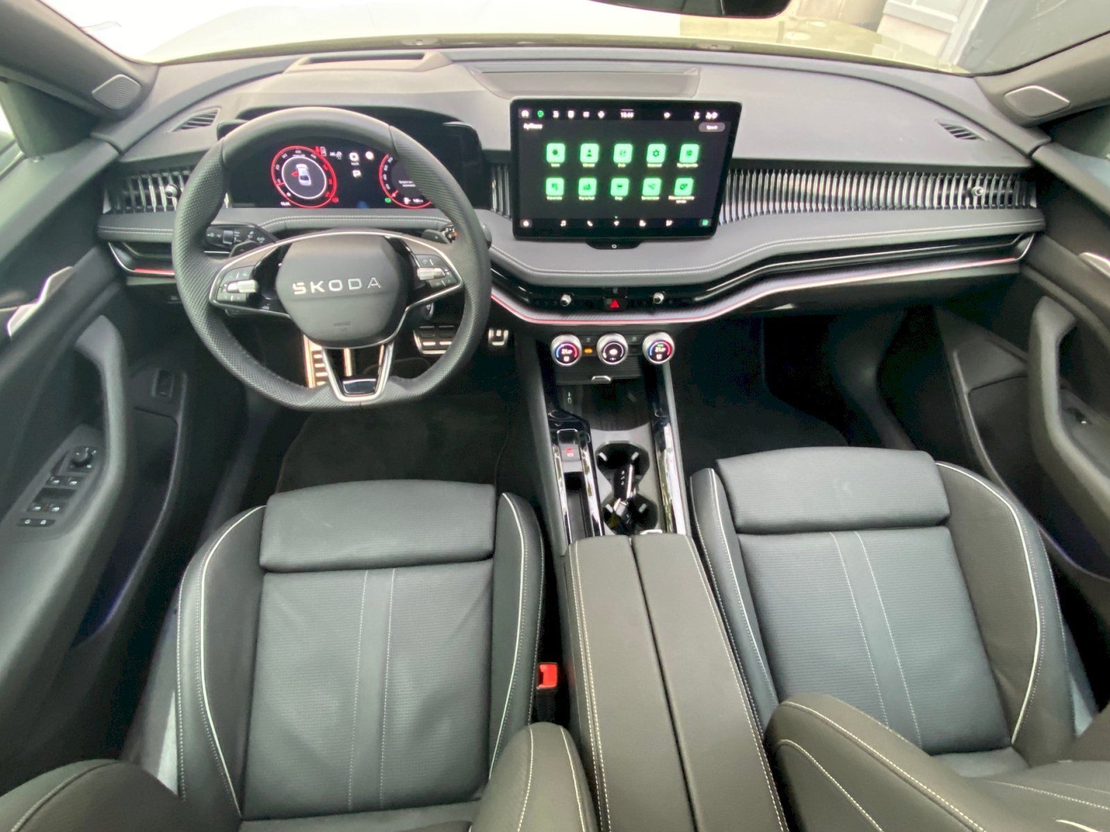 Škoda Superb, SPORTLINE 2.0 TDI 142 kW 4x4 D - fotka 5