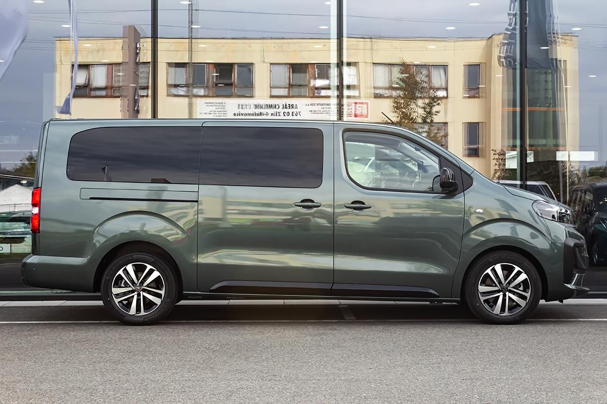 Peugeot Traveller, 2,2 Allure BlueHDi Long 180 S& - fotka 5