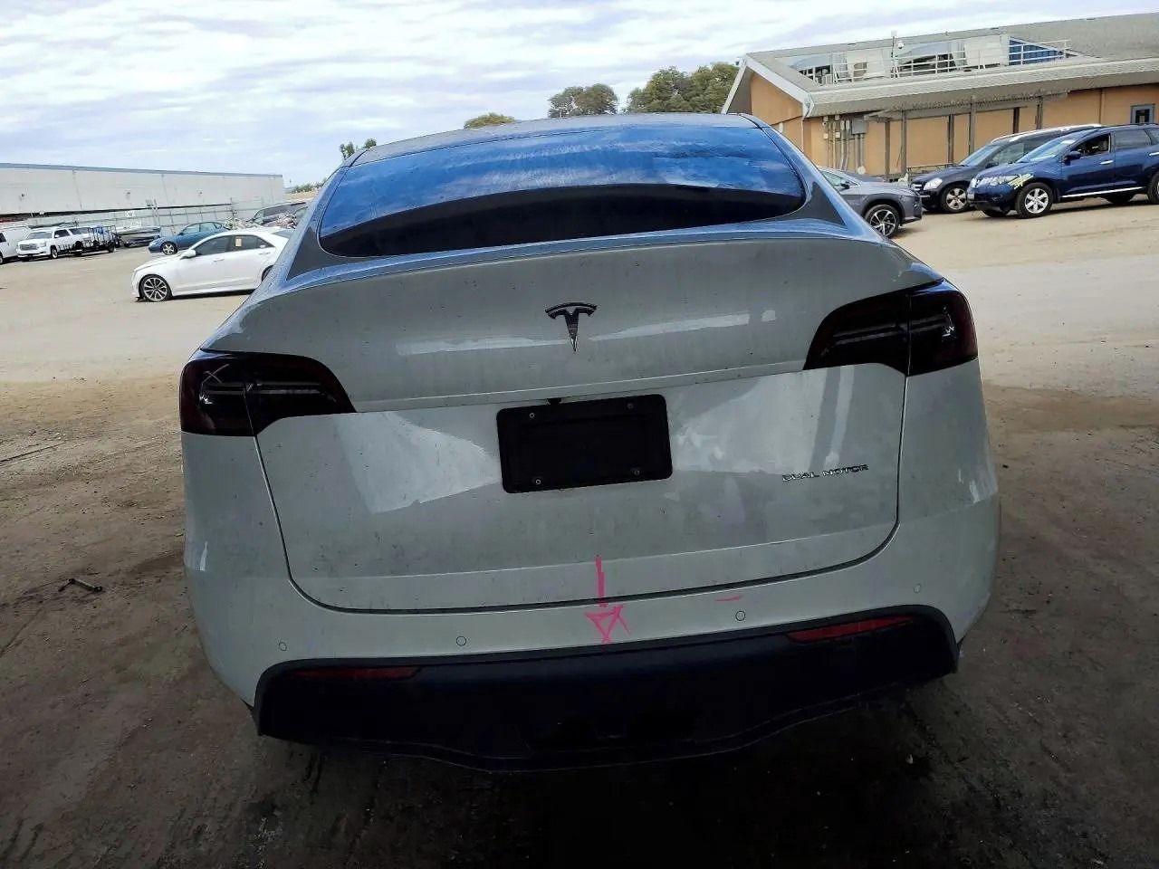 Tesla Model Y, Auto na cestě - fotka 5