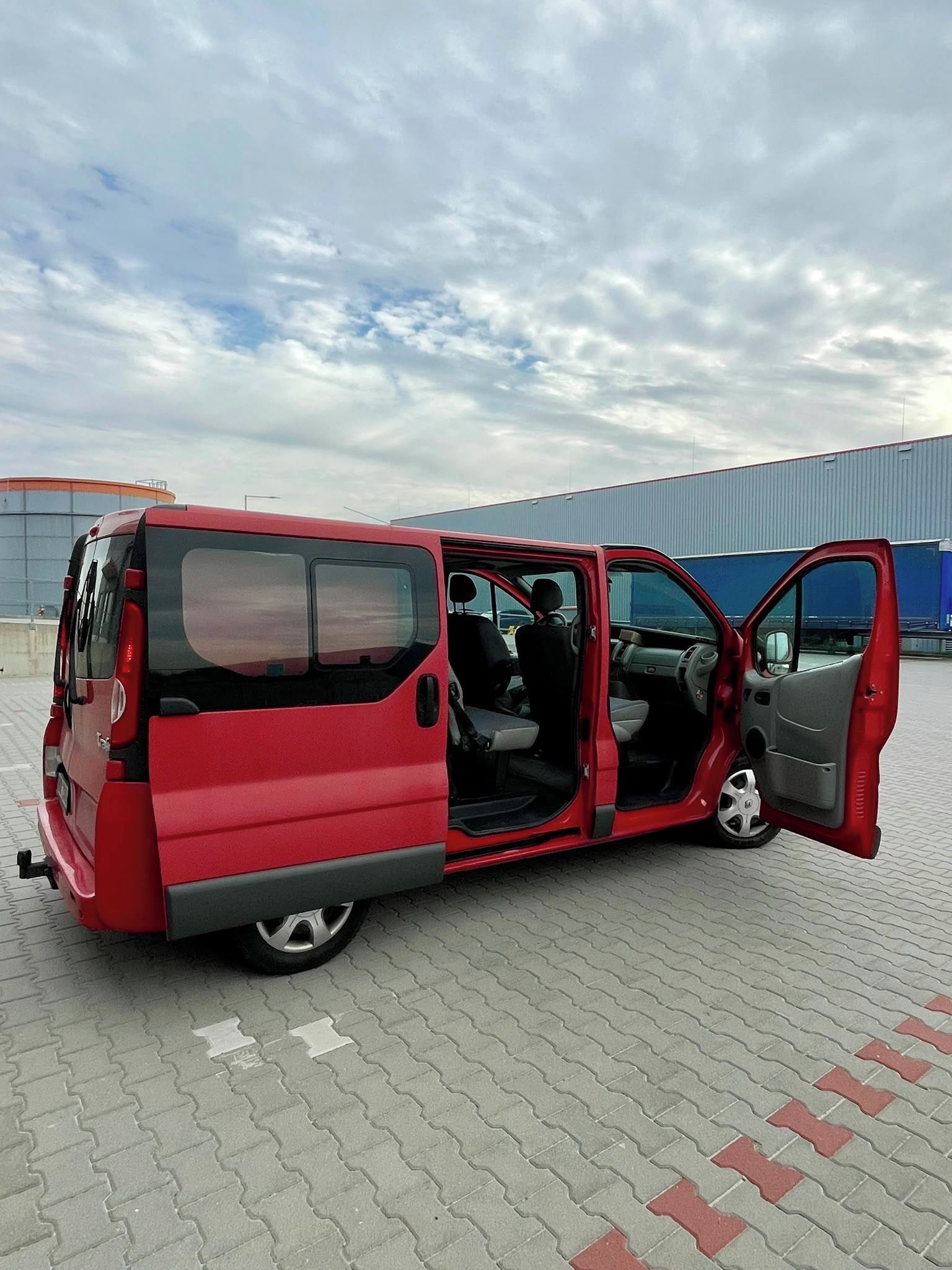 Renault Trafic, Renault Trafic Passenger 2.0 d - fotka 5