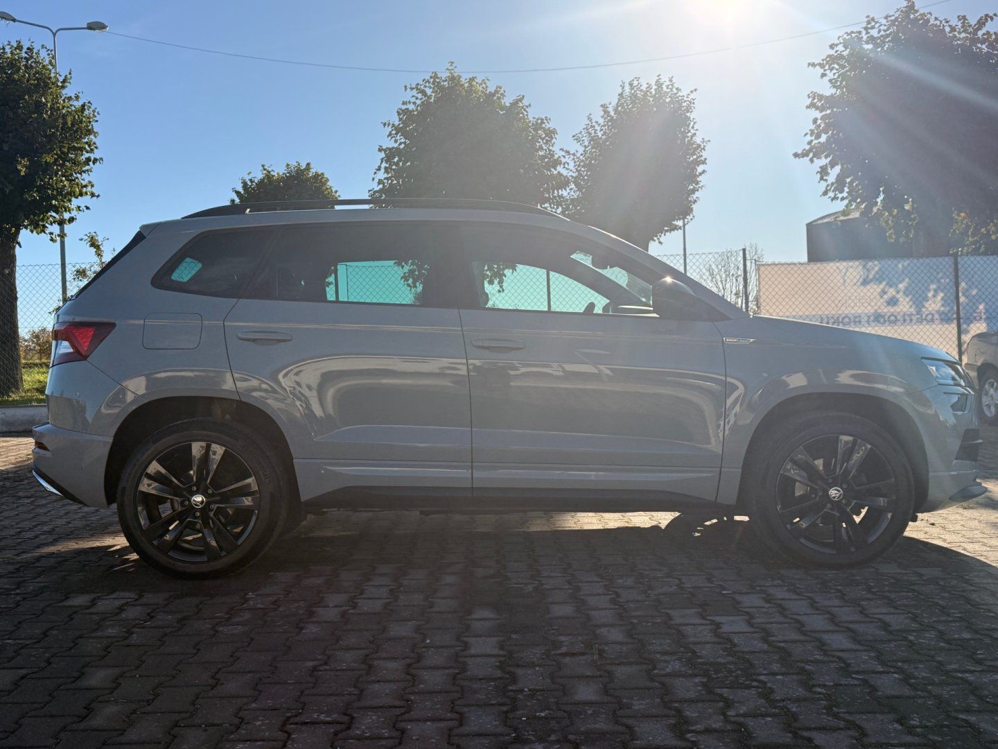 Škoda Karoq, 1.5 TSI DSG Sportline Virtual - fotka 4
