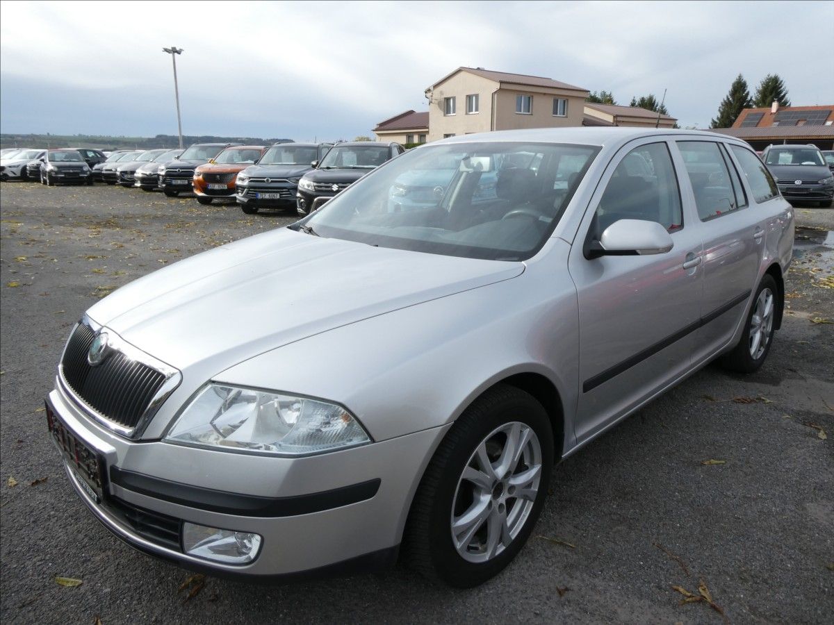 Škoda Octavia, 1,6 MPi 75kW klima, závěs - fotka 3