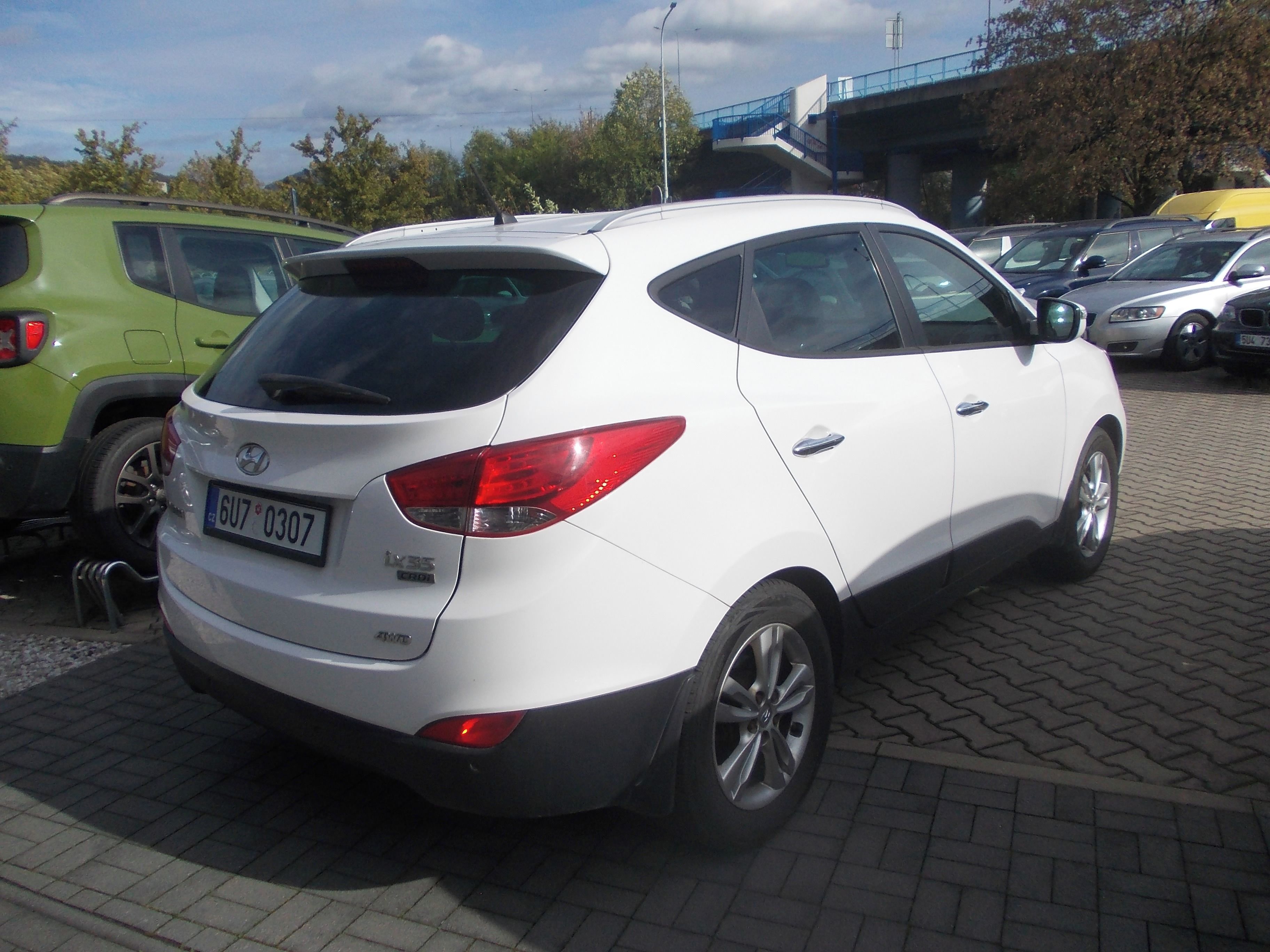 Hyundai ix35, 2.0CRDI 100KW 4x4 čr - fotka 3
