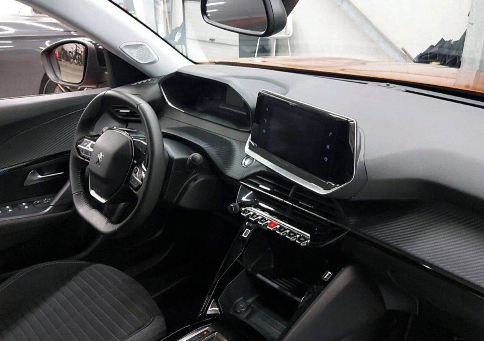 Peugeot 2008, 50 kWh, Automat, Navi - fotka 3