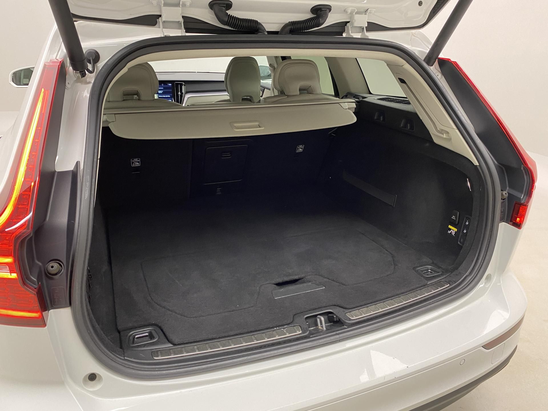 Volvo V60, D4 MOMENTUM AUT - fotka 6