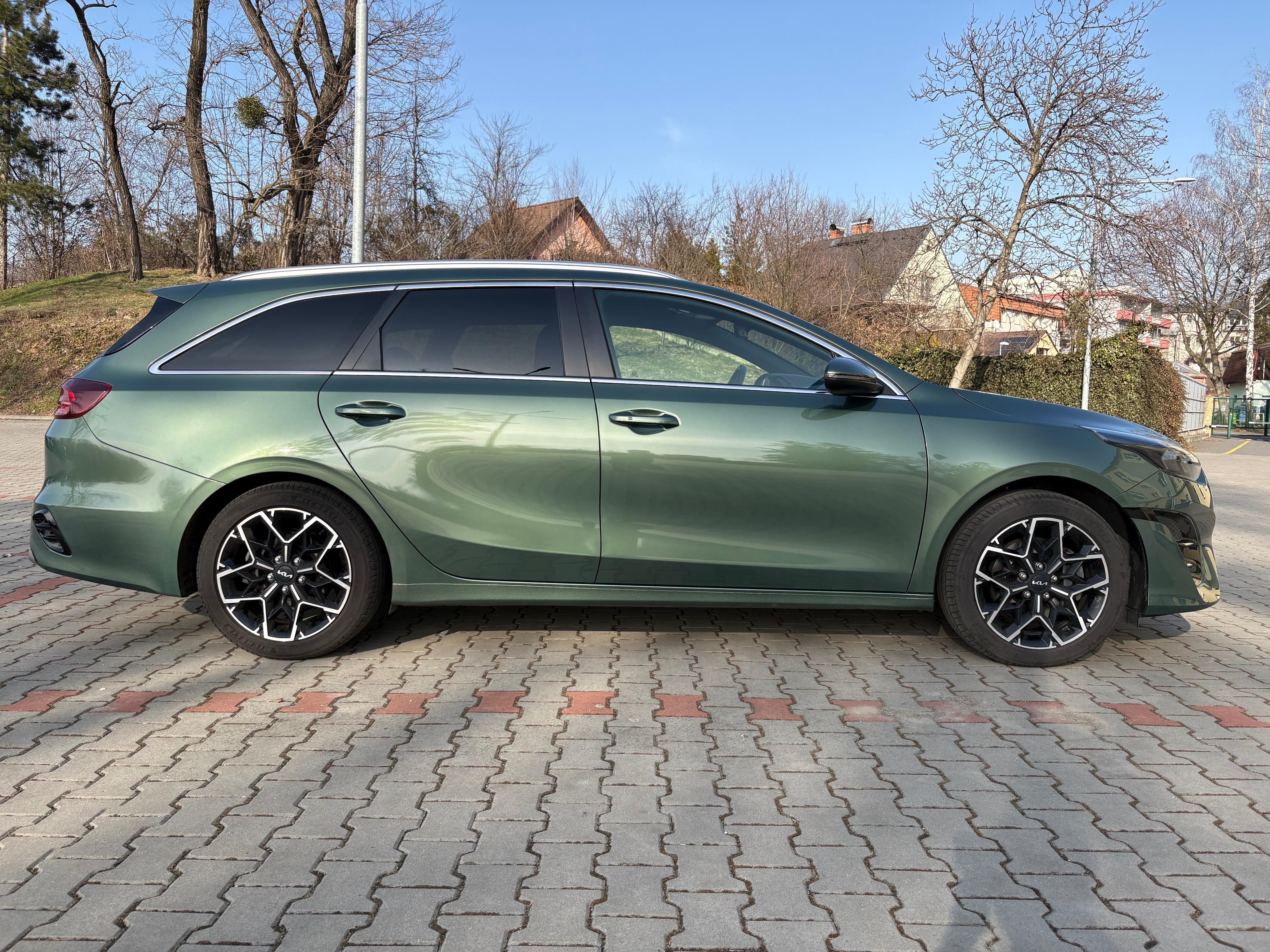 Kia Cee´d, SW GT Line - fotka 2