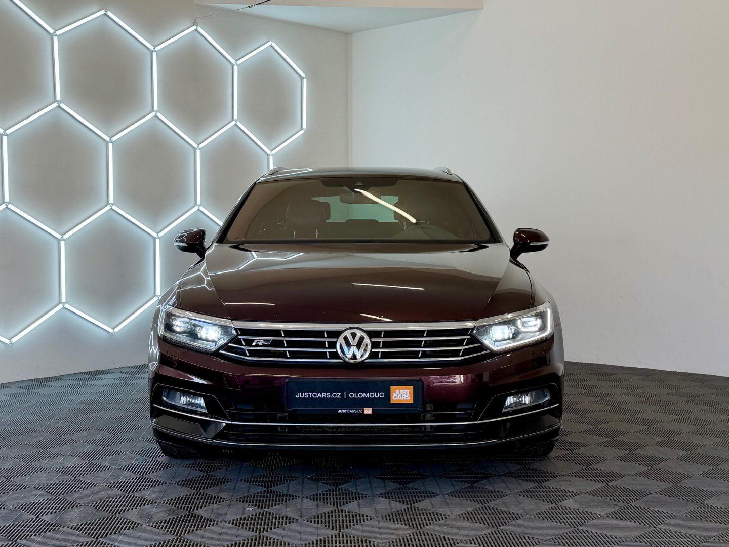 Volkswagen Passat Variant, 2.0 TDI 140kW R-LINE/FULL LED - fotka 3