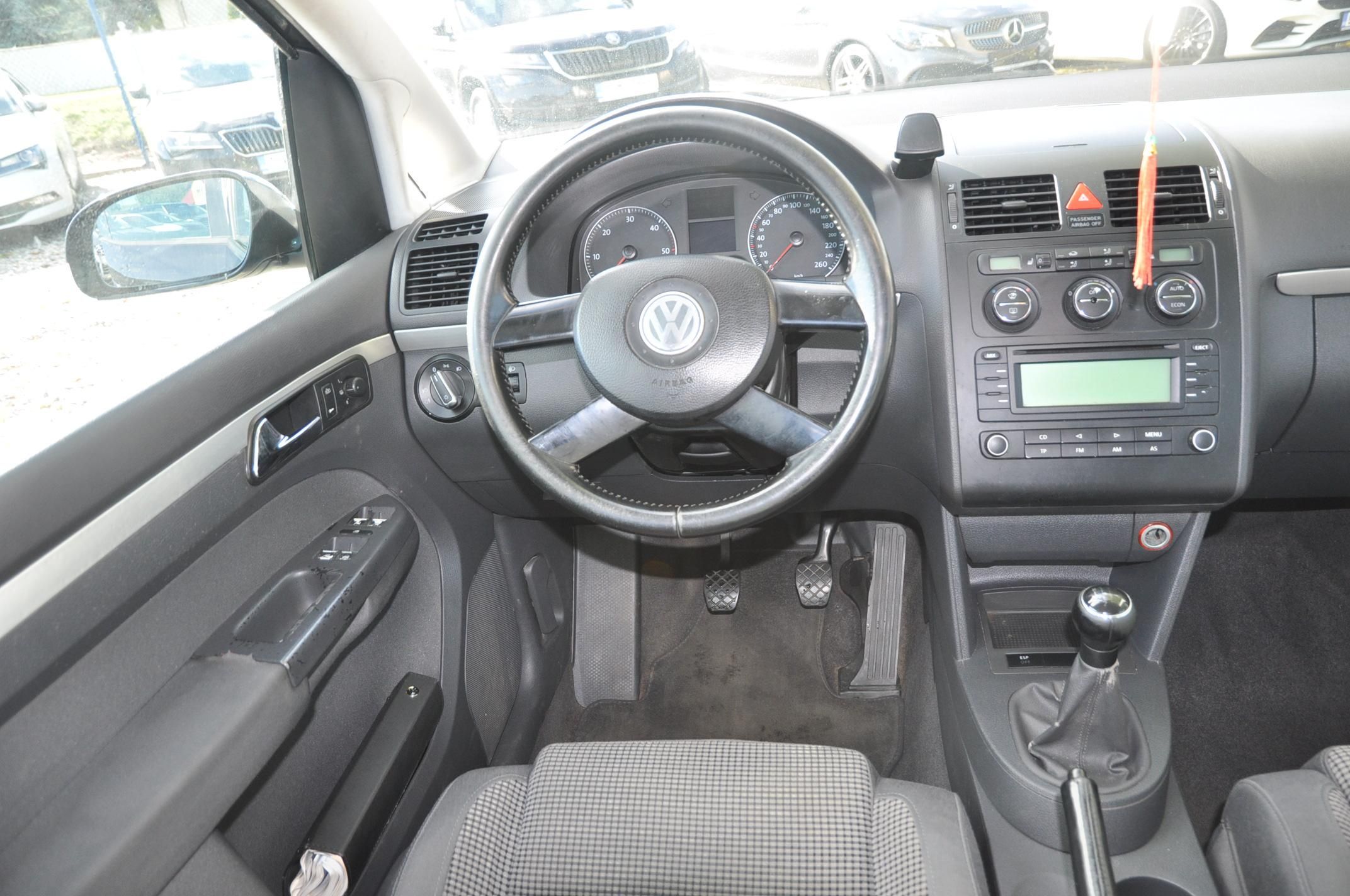 Volkswagen Touran, 2.0TDi 100kW 7.míst Highline - fotka 5