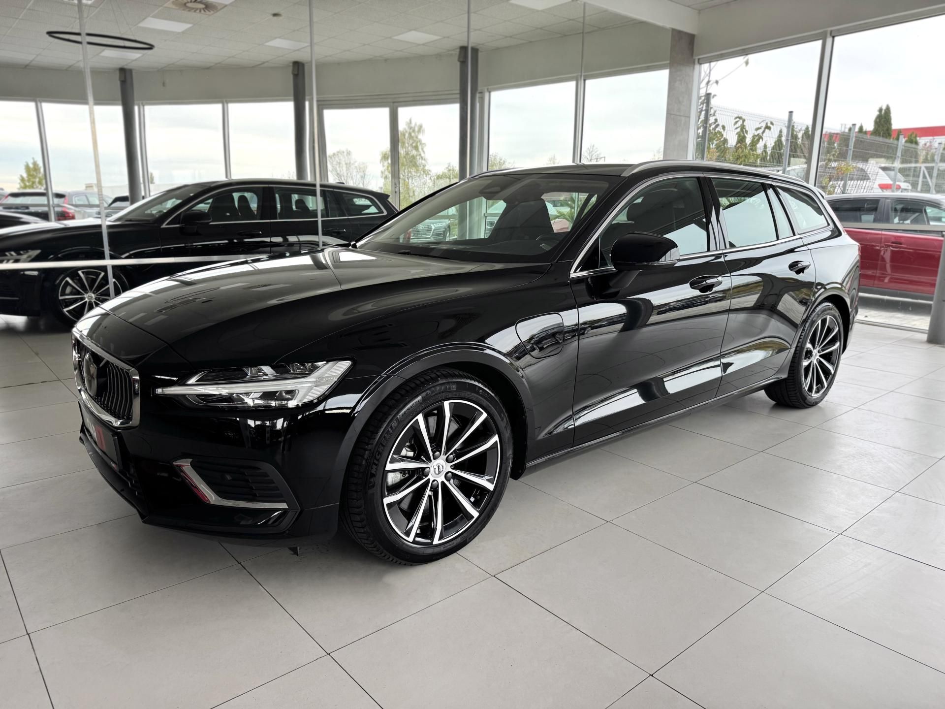 Volvo V60, T6 AWD*Recharge*KeyLess*Tažné - fotka 2