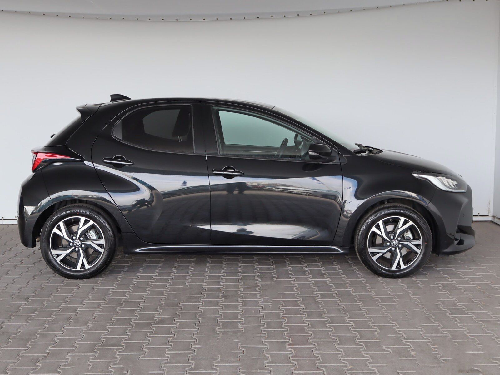 Toyota Yaris, 1.5 VVT-i Hybrid, Style - fotka 6