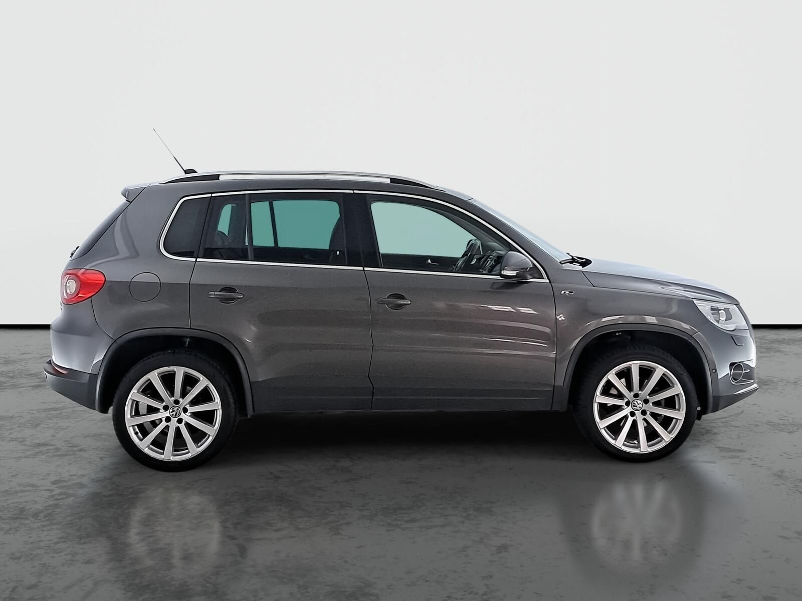 Volkswagen Tiguan, 2.0 TSI, R-Line, 4X4, Automat - fotka 6