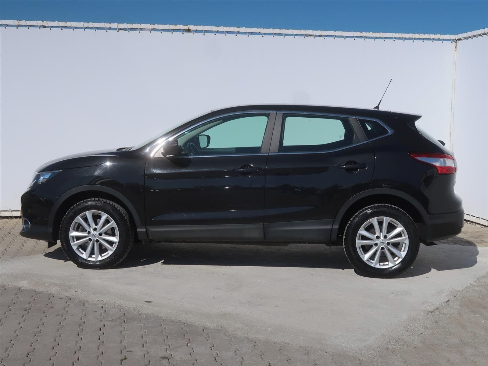 Nissan Qashqai, 1.2 DIG-T, Serv.kniha - fotka 3