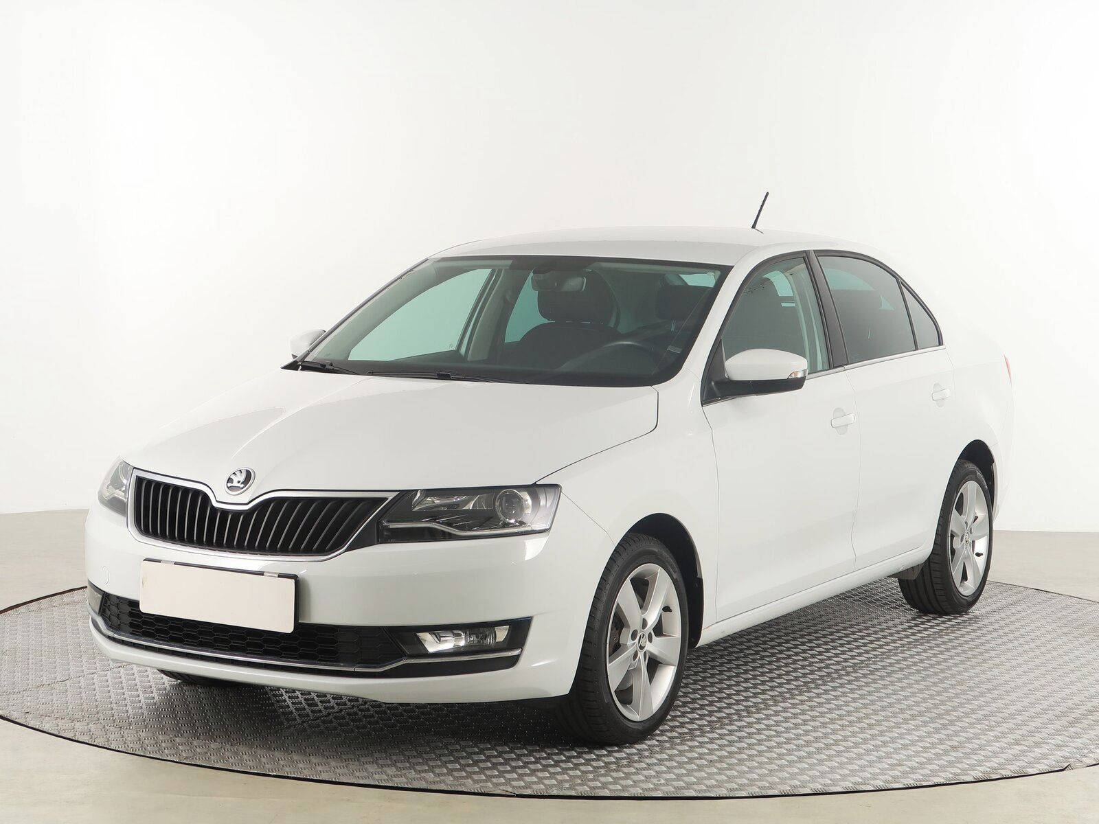 Škoda Rapid, 1.0 TSI - fotka 2