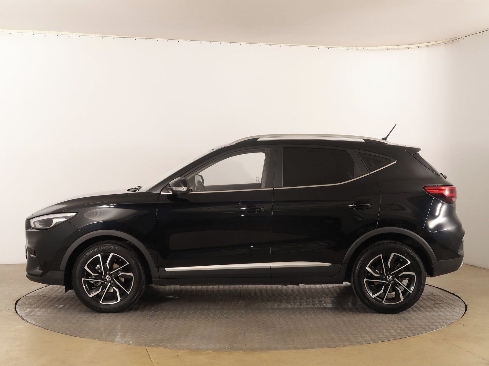 MG ZS, 1.0 Turbo, Automat, Serv.kniha - fotka 3