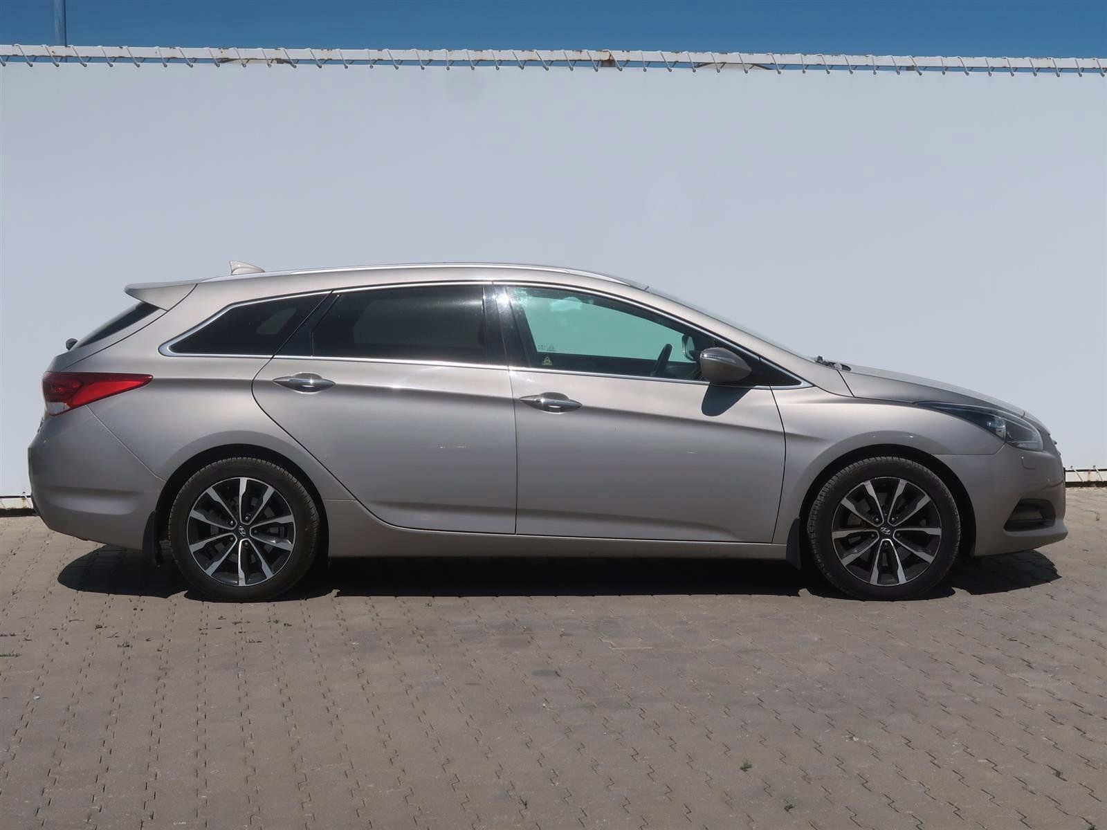 Hyundai i40, 1.7 CRDi, Automat, Serv.kniha - fotka 6