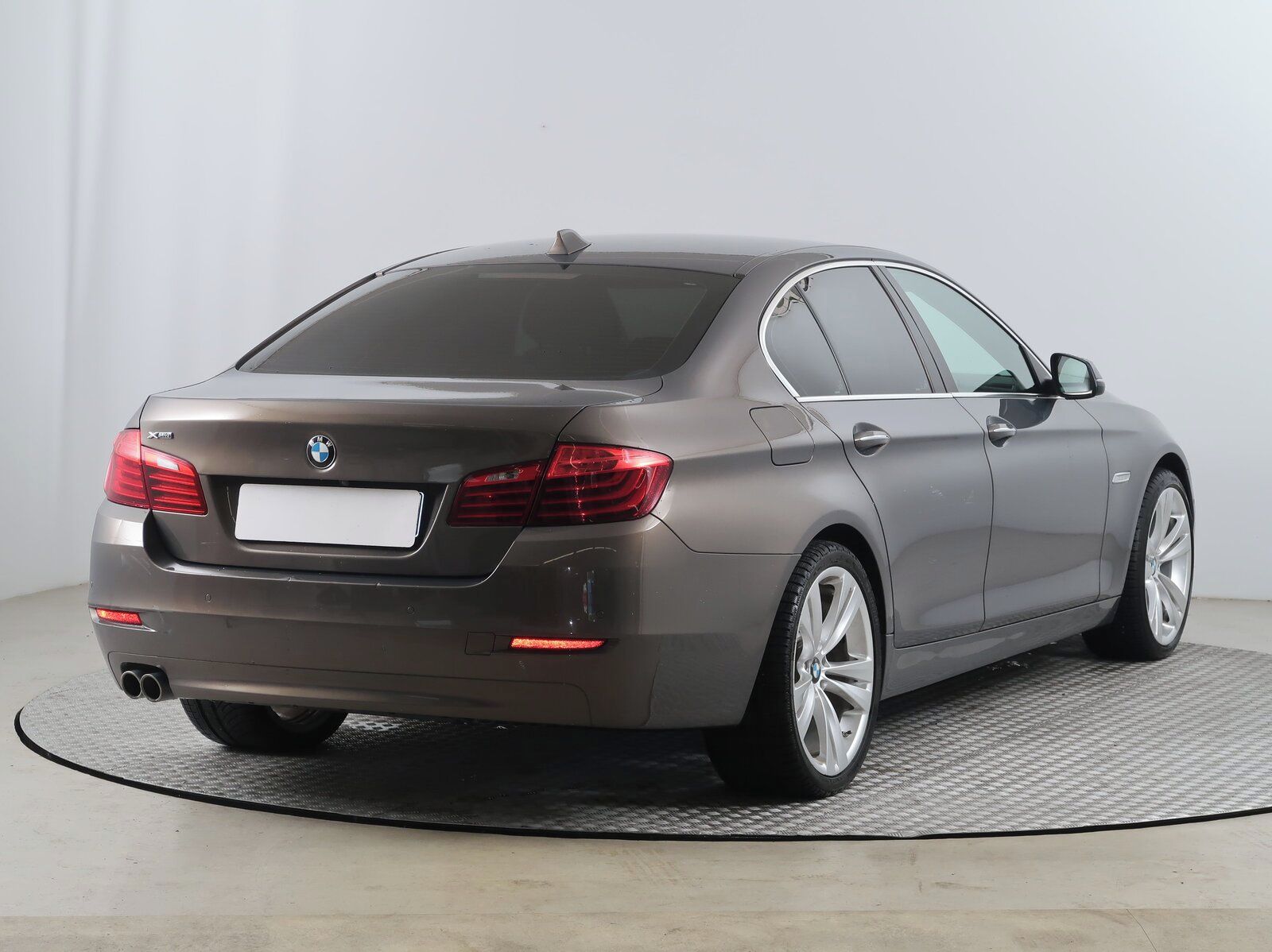 BMW Řada 5, 520d xDrive, 4X4, Automat - fotka 5