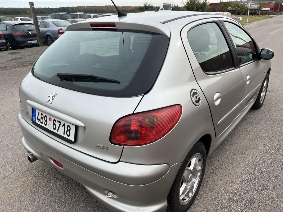 Peugeot 206, 1,4 i ROZVODY SPOJKA NOVÉ PNEU - fotka 6