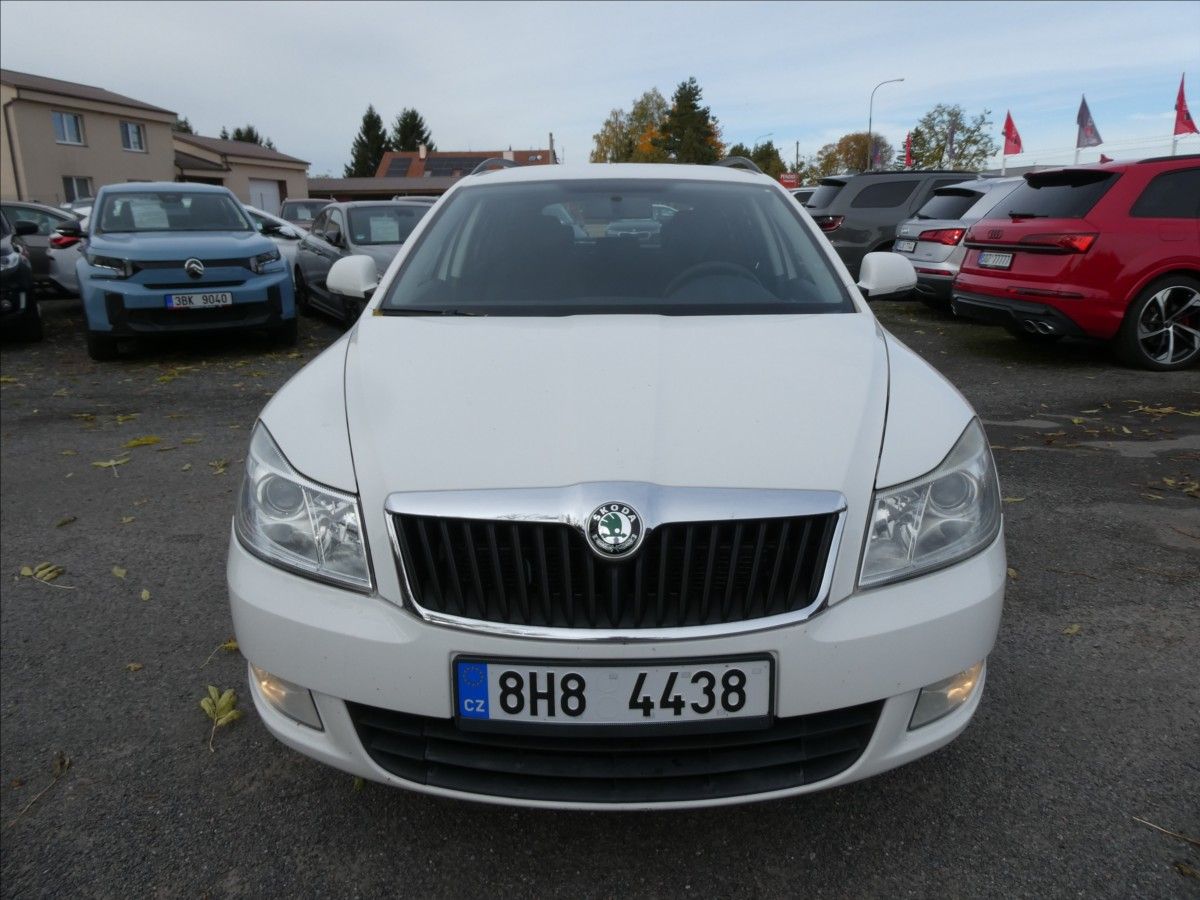 Škoda Octavia, 1,6 TDi 77kW 2x kola, závěs - fotka 2
